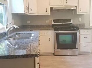 1141 S 4th St, Aurora, IL 60505