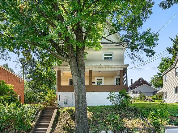 2nd image of 658 Montclair St