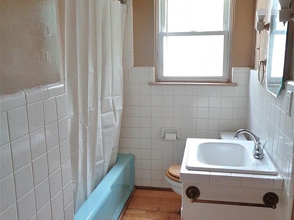 4th image of 2114 Brenner St