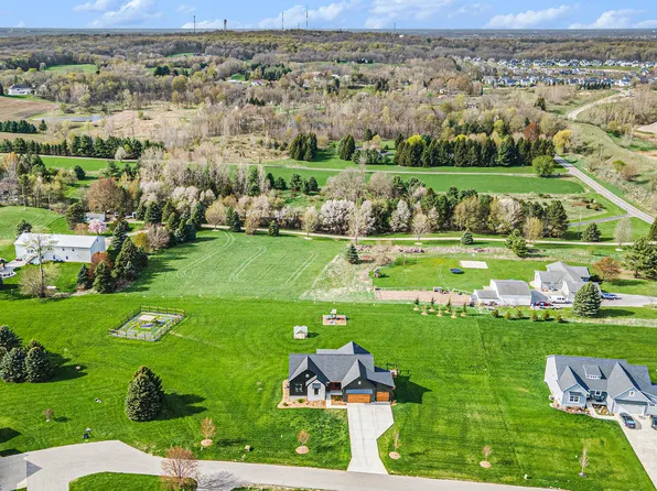 10431 Eastern Ave SE, Wayland, MI 49348