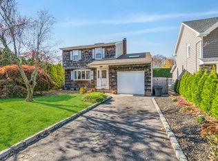 101 Lodge Ave, Huntington Station, NY 11746