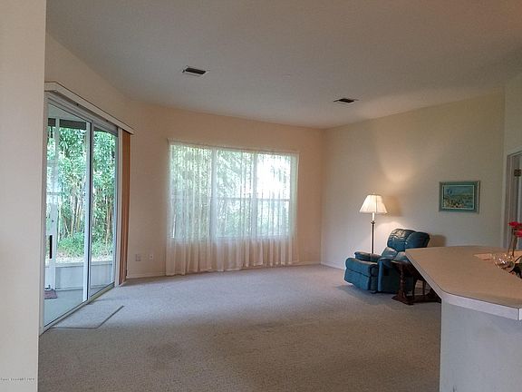 4th image of 852 Villa Dr