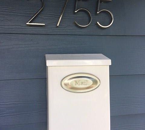 3rd image of 2755 Moffatt Ave