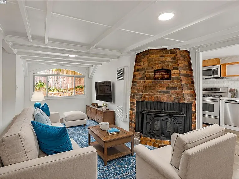 825 Golf Club Cir — Photo 4