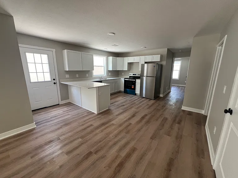 528 Oak Ave — Photo 9