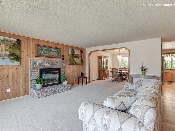 3rd image of 12682 SW Danbush Ct