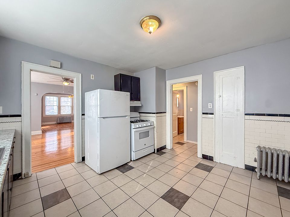 1st image of 257 Sheffield Ave Floor 1