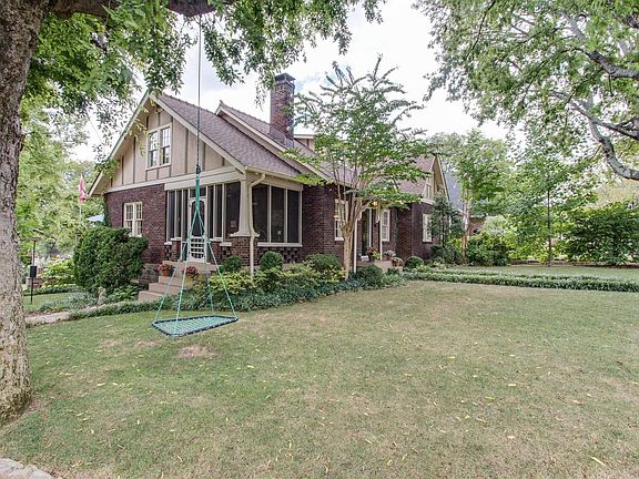 2nd image of 2901 Westmoreland Dr
