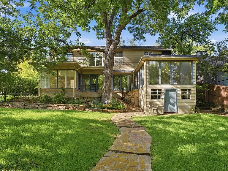 6815 Lyre Ln — Photo 10