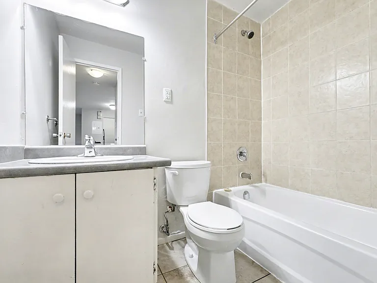 645 Village Green Ave — Photo 22