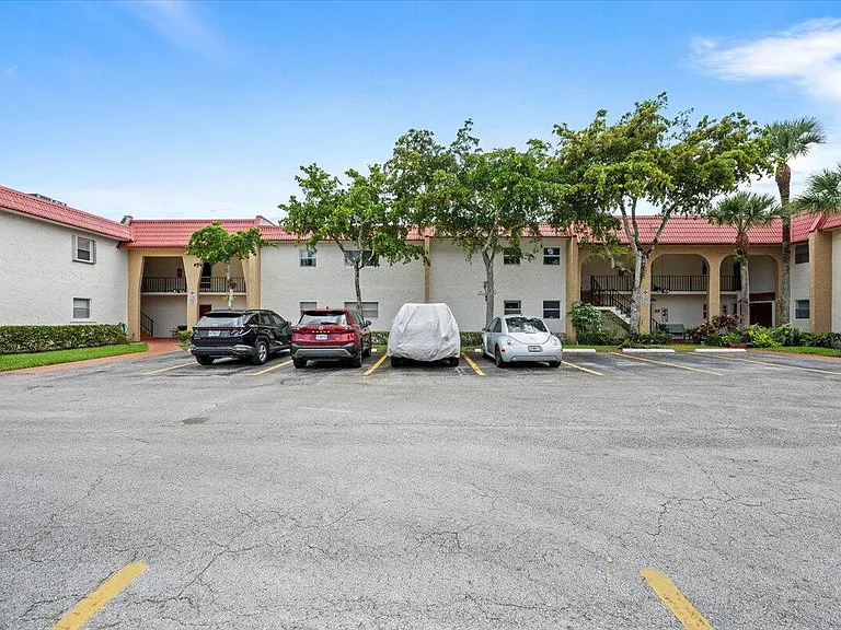 190 Lake Evelyn Dr #190 — Photo 18