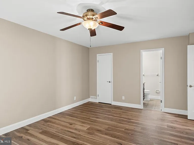 704B Harwood Ct #B — Photo 14