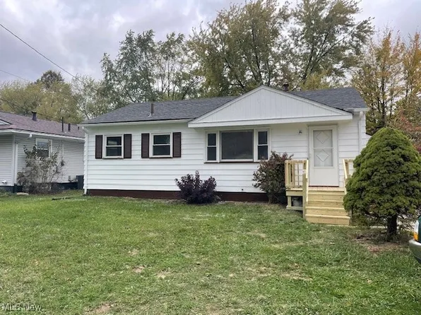 2824 Linda Dr NW, Warren, OH 44485