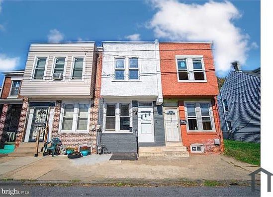 1st image of 1018 1/2 W 7th St
