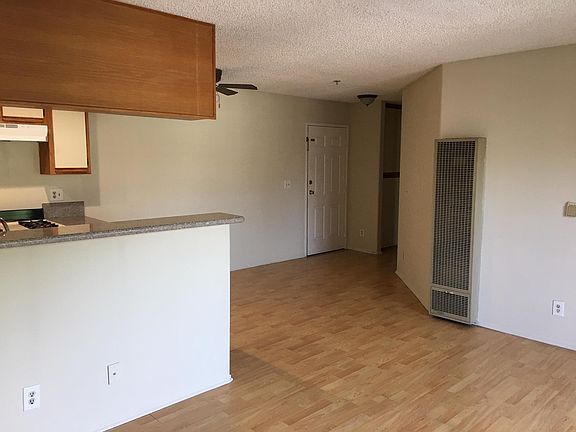 5th image of 630 Robinson St APT 309