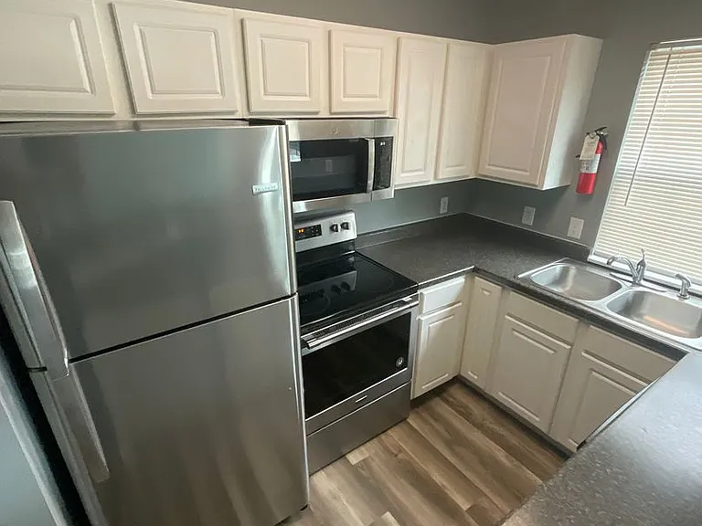 125 N Washington St — Photo 69