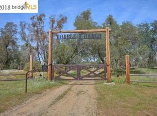 36188 Douglas Rd N, Coarsegold, CA 93614