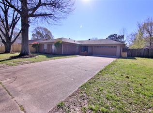 706 Stanford Dr, West Memphis, AR 72301