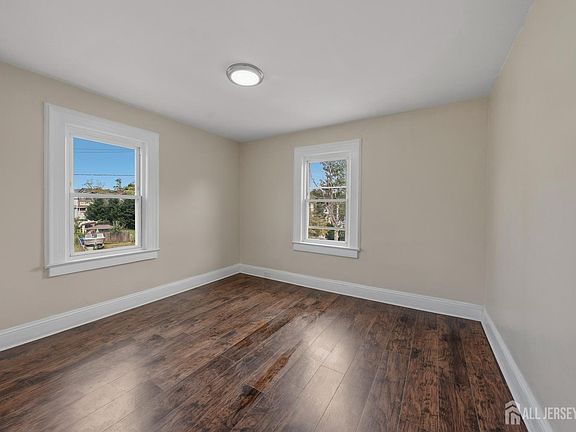 4th image of 203 S Washington Ave
