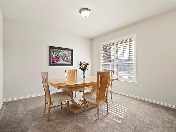 4th image of 218 Cielo Azure Ln