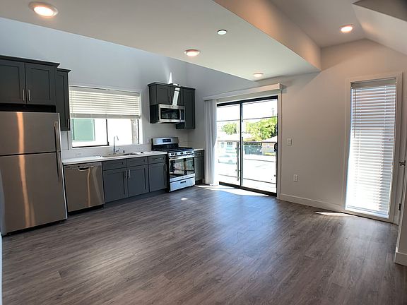 5th image of 14645 Vanowen St #203