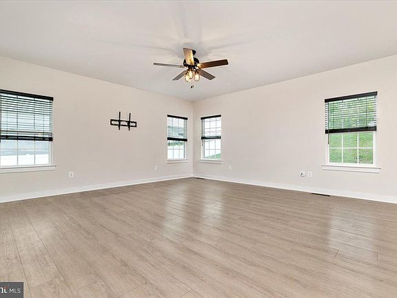 5th image of 207 Decatur Cir