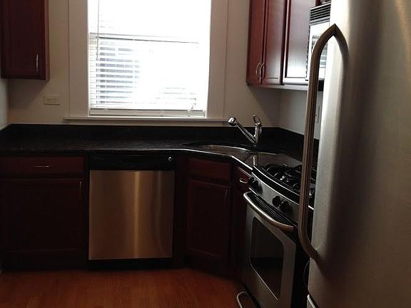 3rd image of 5919 N Paulina St #2N