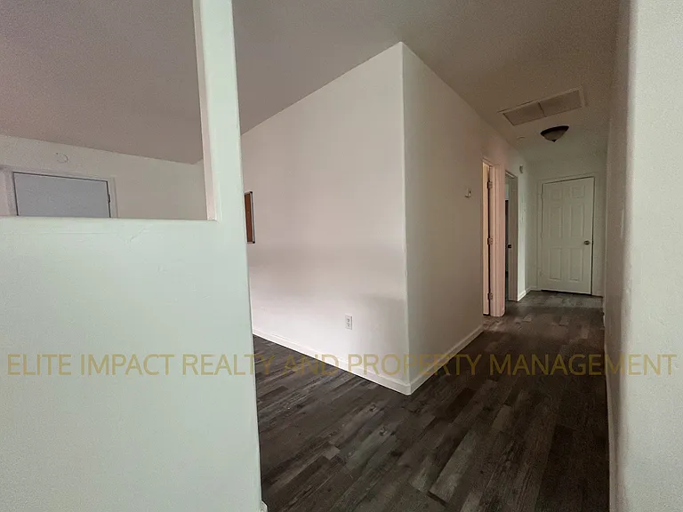 1462 W Saint Marys Rd #2 — Photo 5