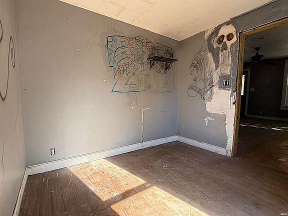 5th image of 206 N 3rd St