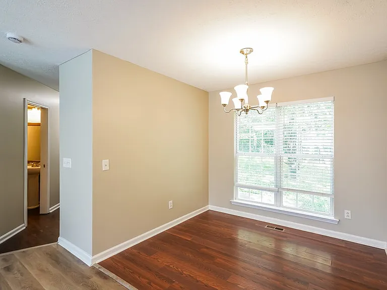131 E Braxton Ln — Photo 6