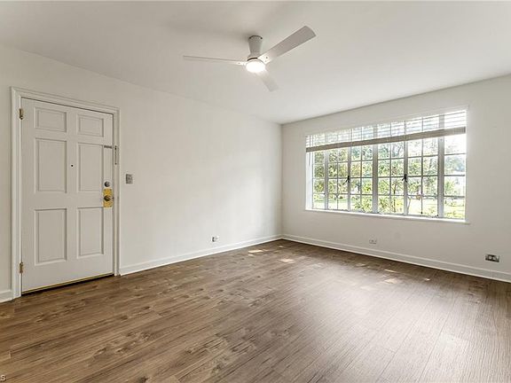 4th image of 1700 N Elm St APT O1