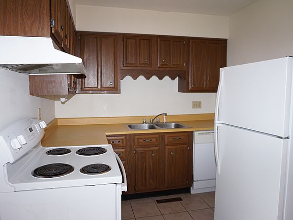 5th image of 402 Hansford St APT 3