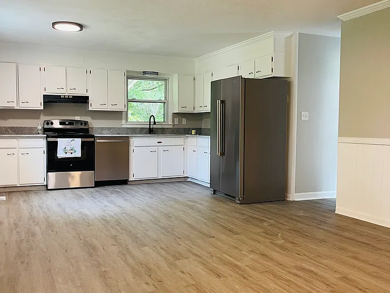 3500 Hartford St — Photo 7