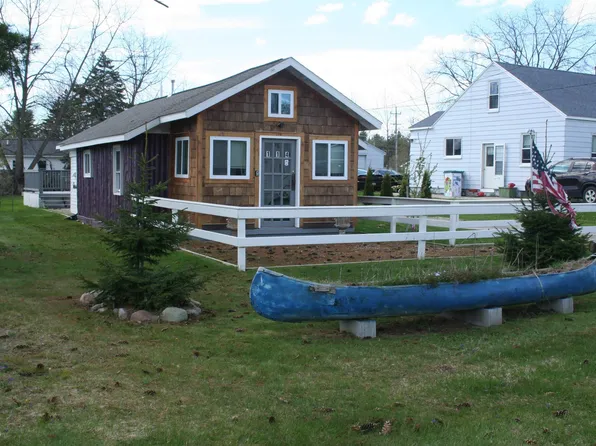 114 2nd Ave, Tawas City, MI 48763