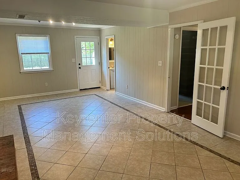 510 Shore Rd — Photo 33