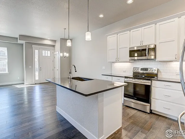 5045 Autumn Leaf Dr — Photo 1