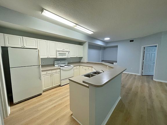 3rd image of 17 Vista Ct #101