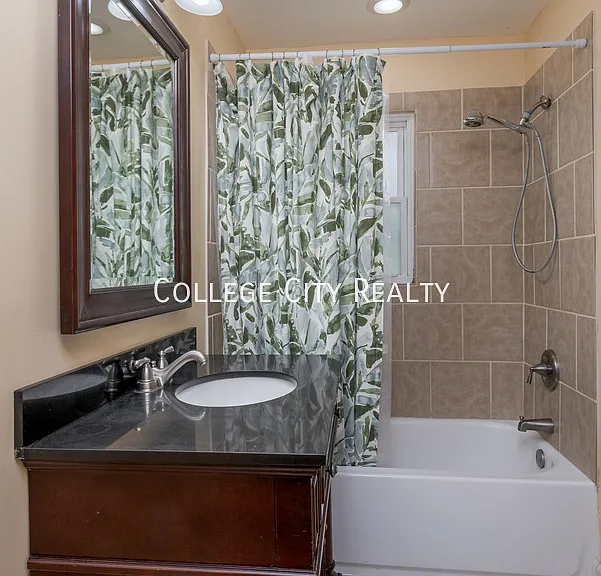 2715 Veterans Memorial Pkwy — Photo 33