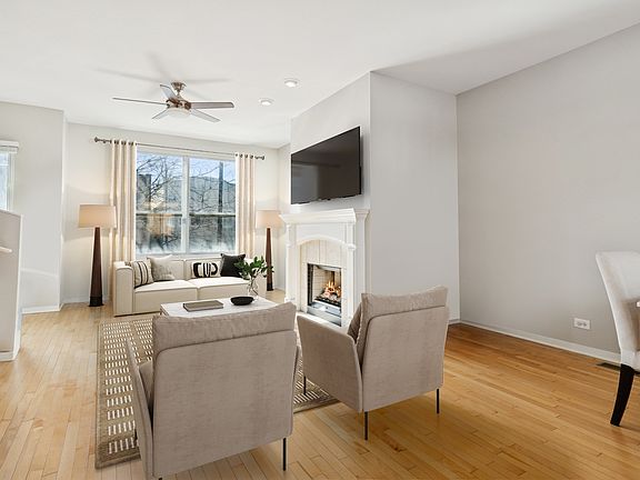 3rd image of 3512 W Belmont Ave