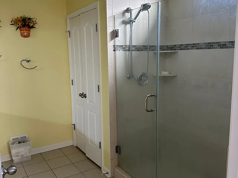 Main level ensuite bathroom