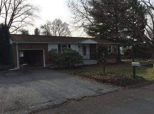 120 Haybrook Dr, York, PA 17406