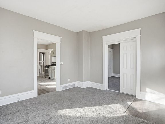 5th image of 2036 Davie St