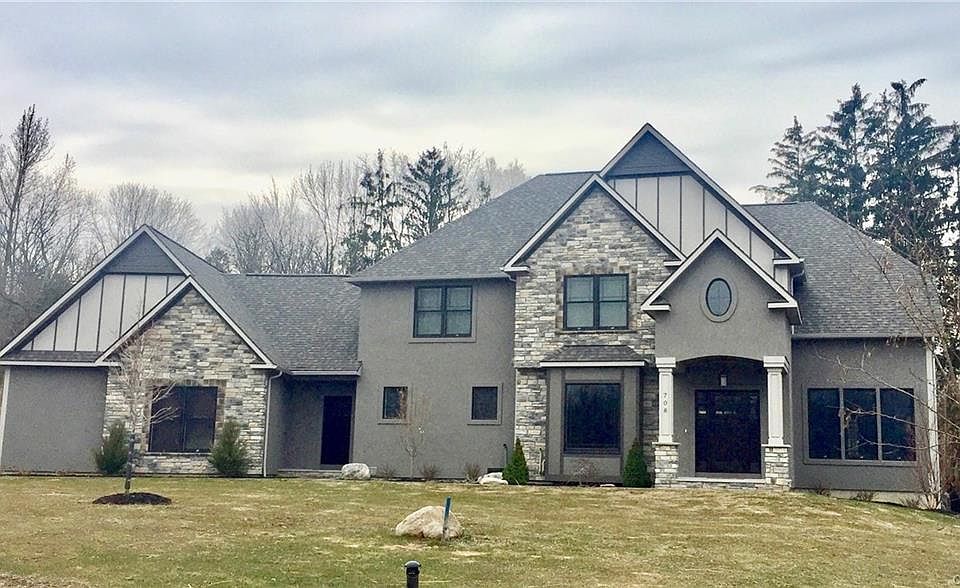 1st image of 708 Front Royal Cir