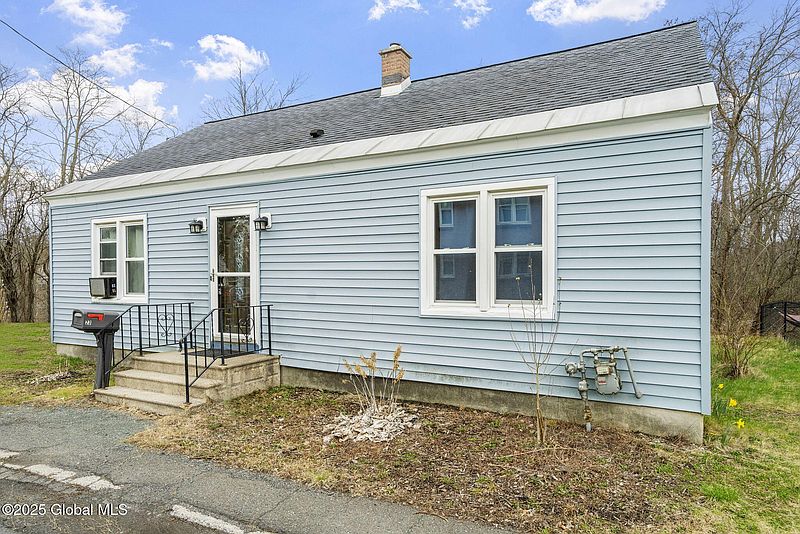 3rd image of 23 Lakeview Avenue