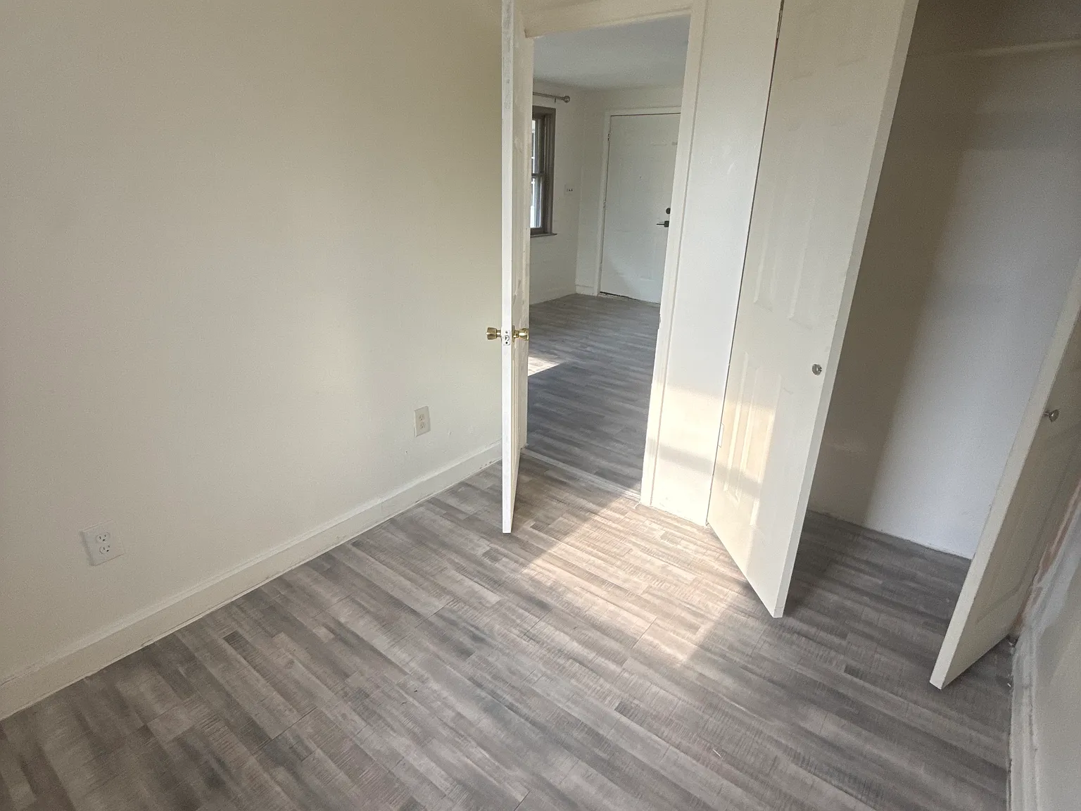1 bed, 850 sqft, $1,000 — Photo 3