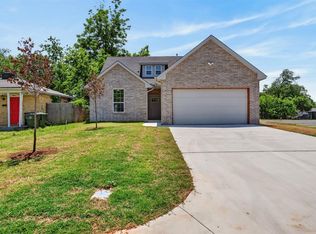512 E Ercoupe Dr, Midwest City, OK 73110