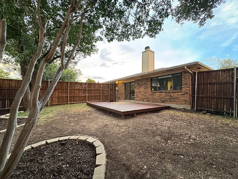 1717 Sterling Ln — Photo 13