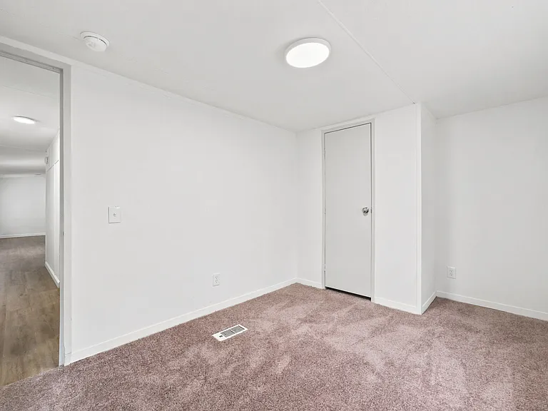 1046 Artic Loop — Photo 19