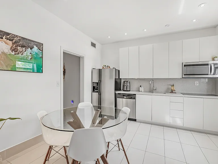 5001 Collins Ave #1K — Photo 8