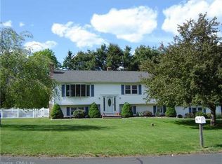 144 Walnut Ln, Northford, CT 06472
